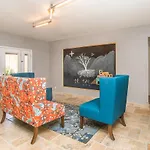 Retro Vegas Utopia 4 Bd Sleeps 14