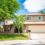 Retro Vegas Utopia 4 Bd Sleeps 14