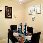 Lovely Condo! Walking Distance To The Strip With Pool And Spa