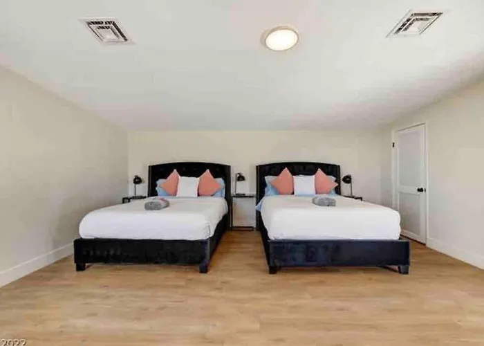 5 Mins Drive To Strip Conventioncenter House /Pool