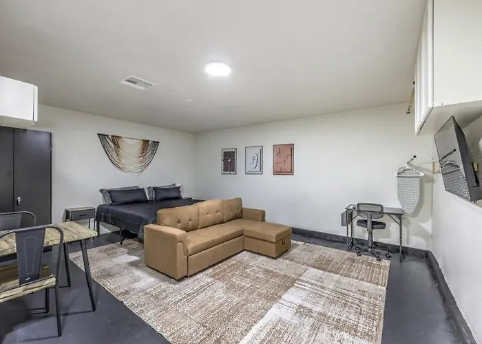 Elegant Private Studio Sleeps 4! 10Min To Strip!