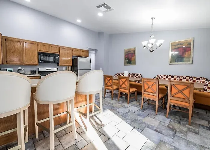 Bright & Stylish House W Pool Game Near The Strip