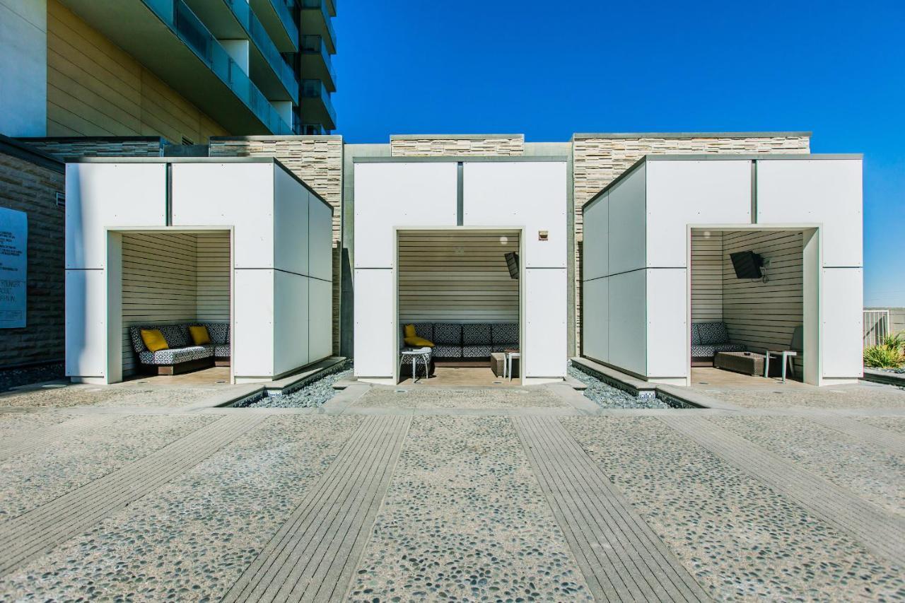 Palms Studio * No Fees * Free Valet Holiday home *