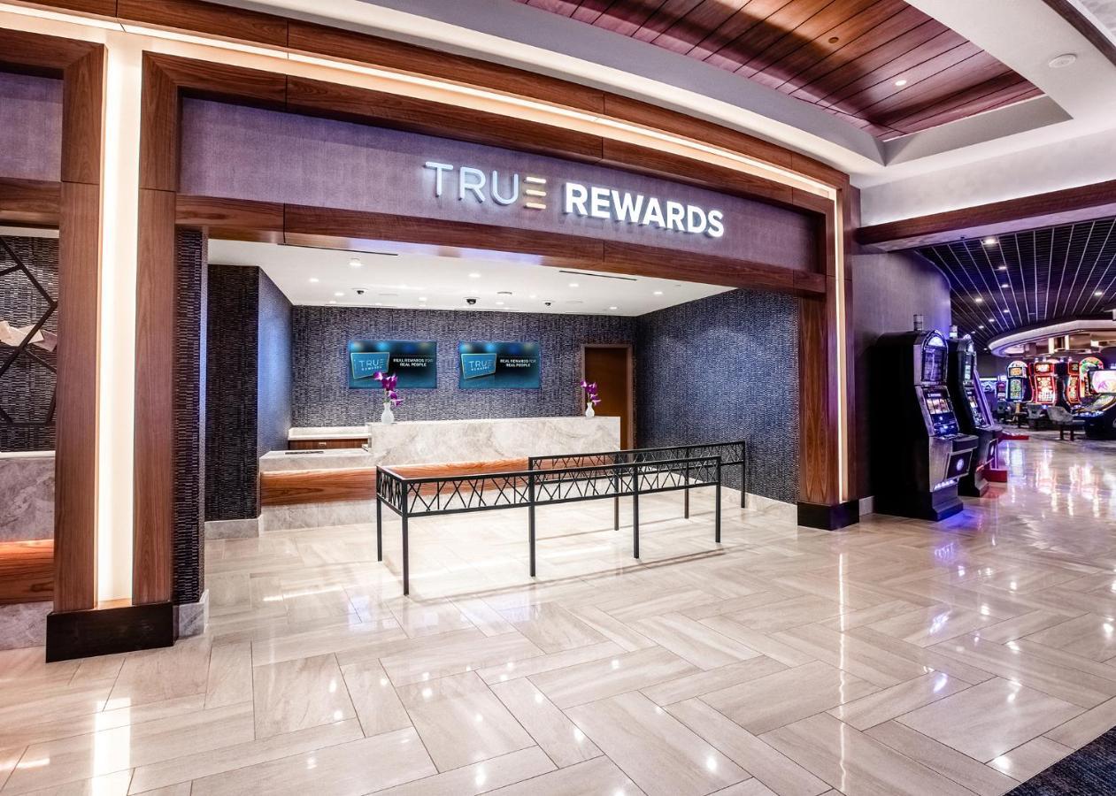 The Strat Hotel, Casino & Tower 3*