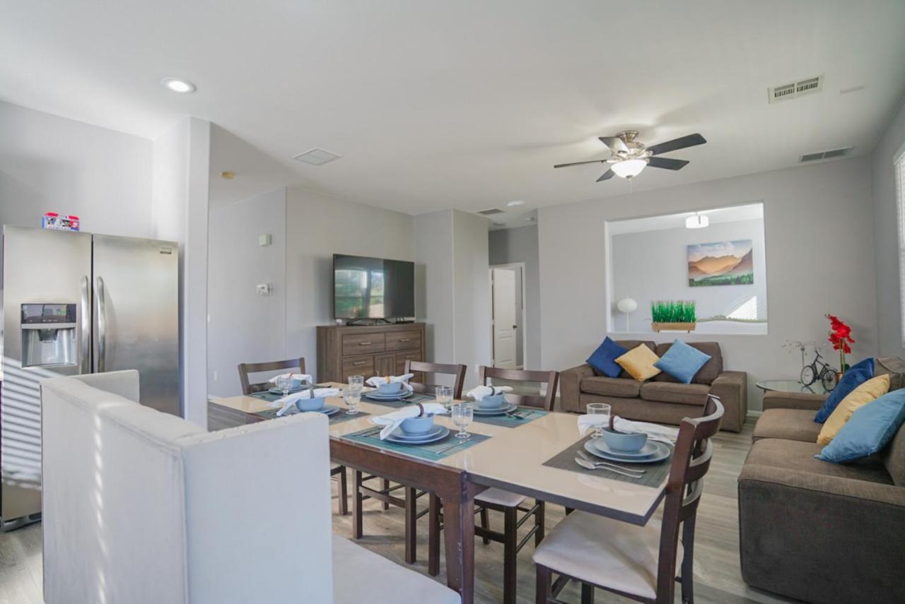Ultra Modern Vegas 20min From The Strip Holiday home *