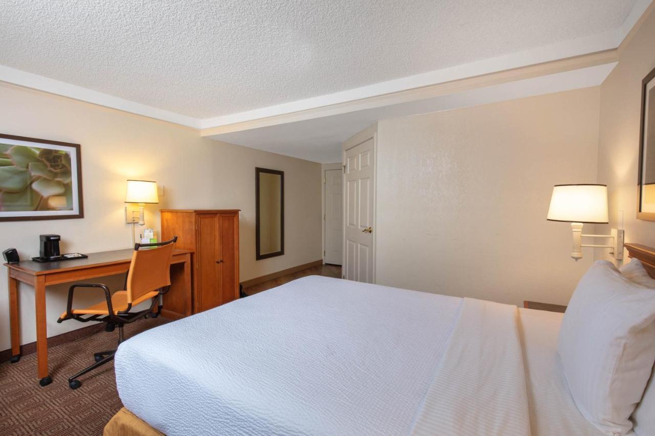 La Quinta By Wyndham Vegas Airport N Conv. Hotel