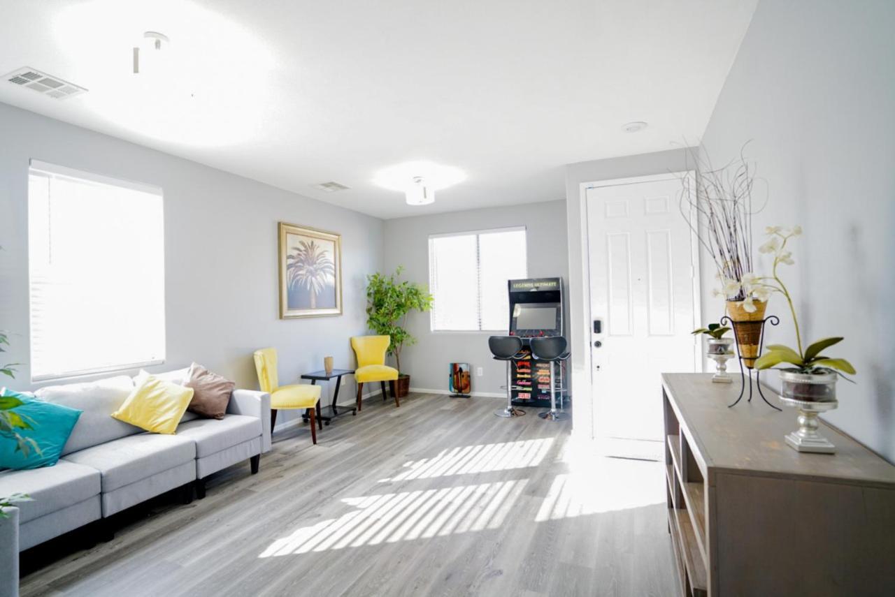 Ultra Modern Vegas 20min From The Strip *