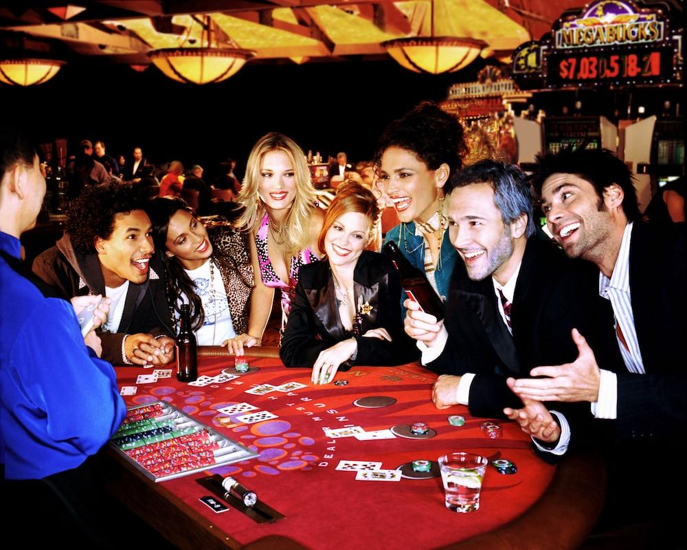 Silverton Casino 3*