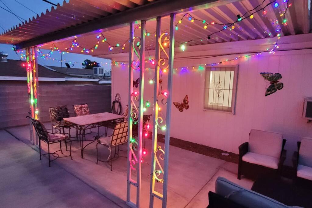 Vacation 3.5 Mi To Strip/dt/outlt Up To 8 Gst Holiday home