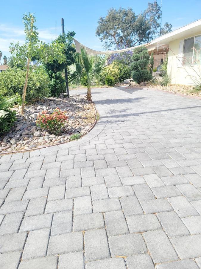 Guest house D'strathaus Walk To Blvd Convention Center Wifi