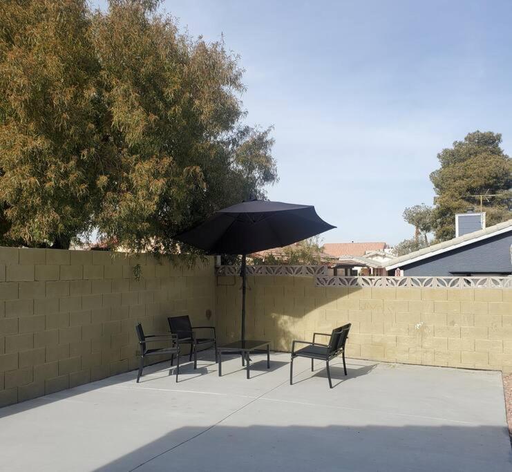 Beautiful W/ Red Door, Close To Strip/stadium Holiday home Las Vegas