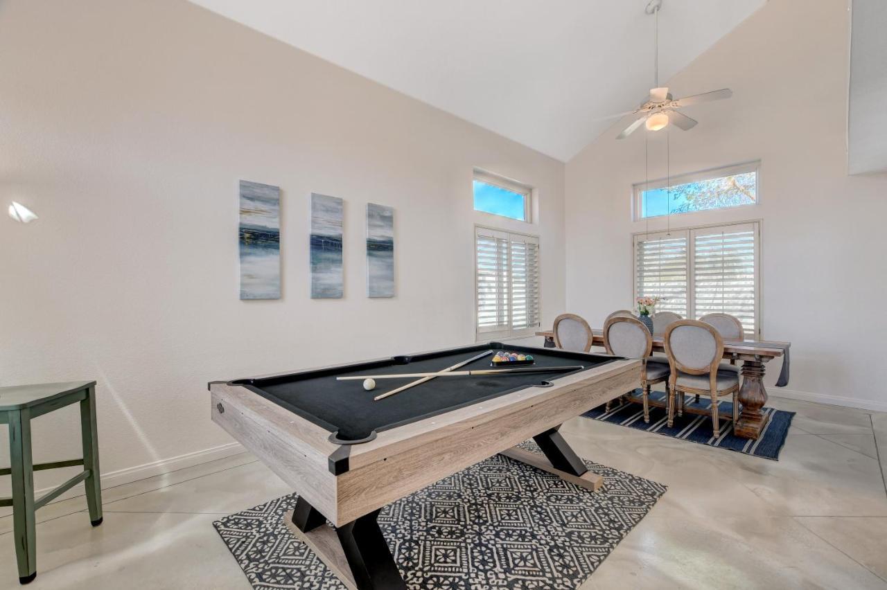 10 Min To Strip! Bright & Cozy W/ Pool Table Holiday home