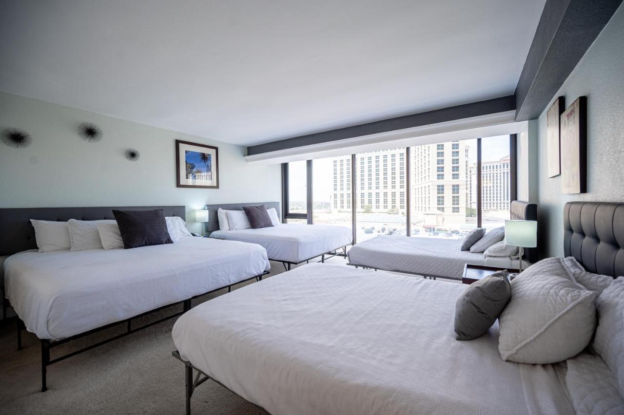 Apartment Iconic Vegas Views - 6 Comfy Beds, No Fees, Center Strip! *
