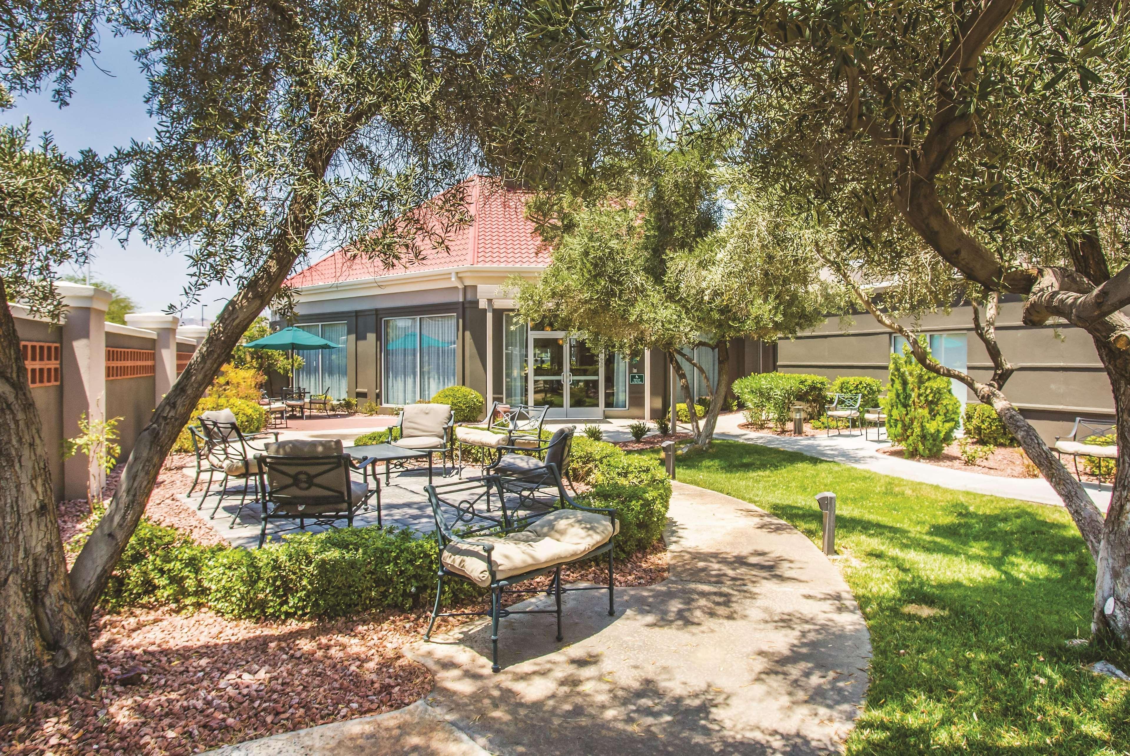 La Quinta By Wyndham Vegas Summerlin Tech Hotel