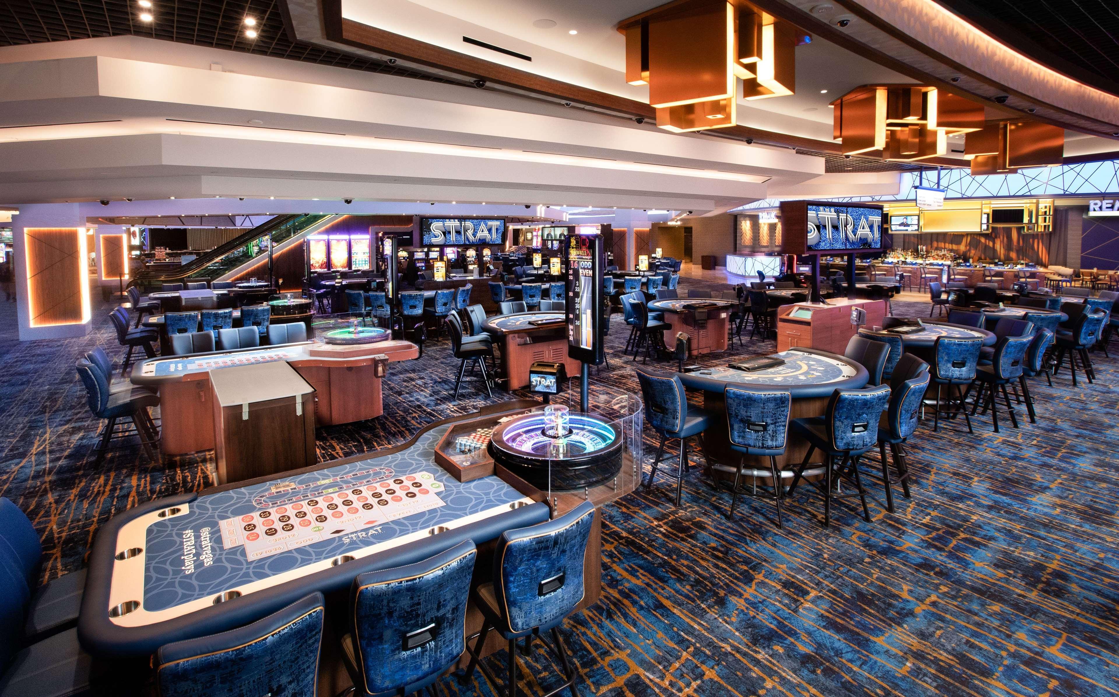 The Strat Hotel, Casino & Tower 3*