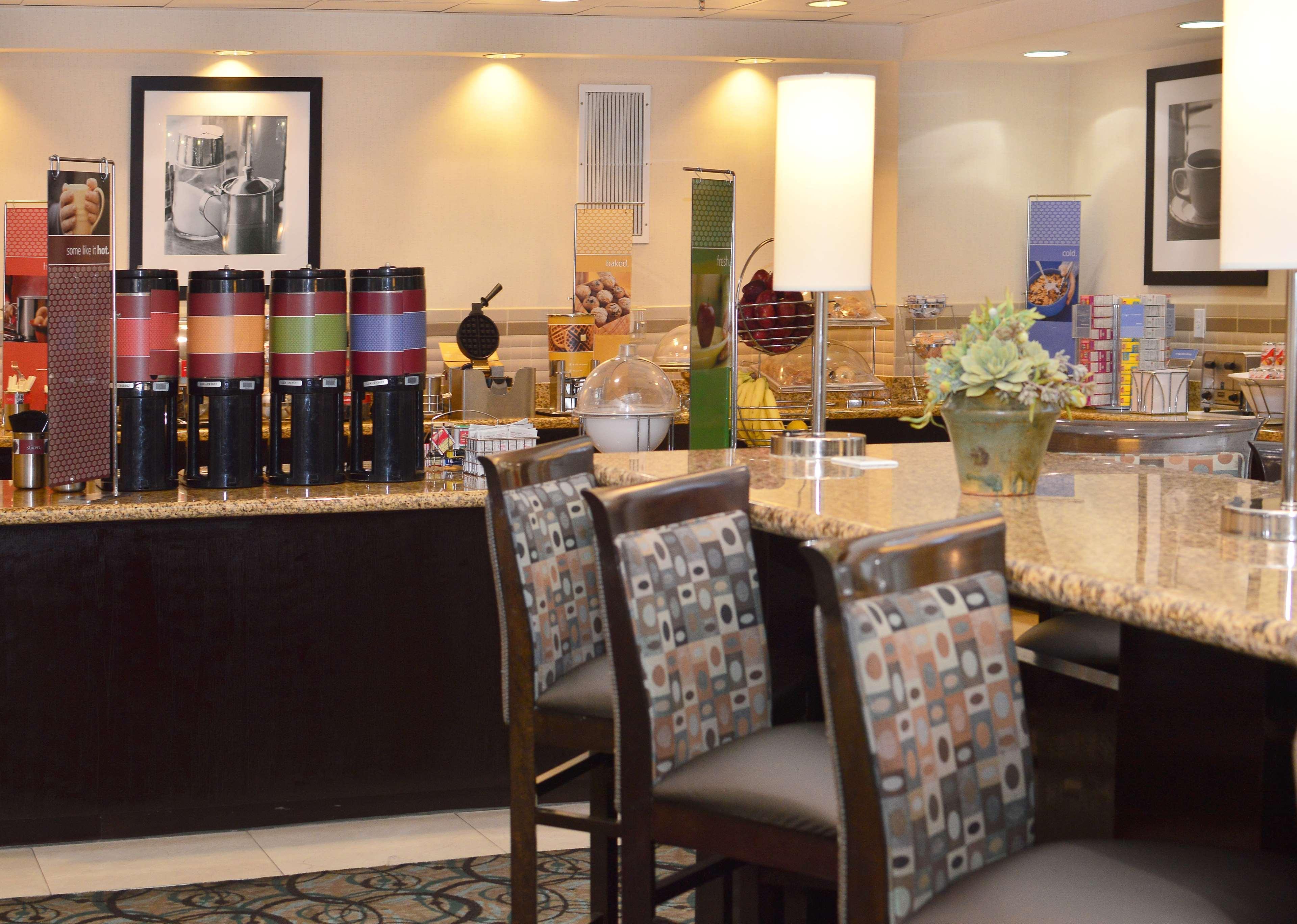 Hampton & Vegas Airport Hotel