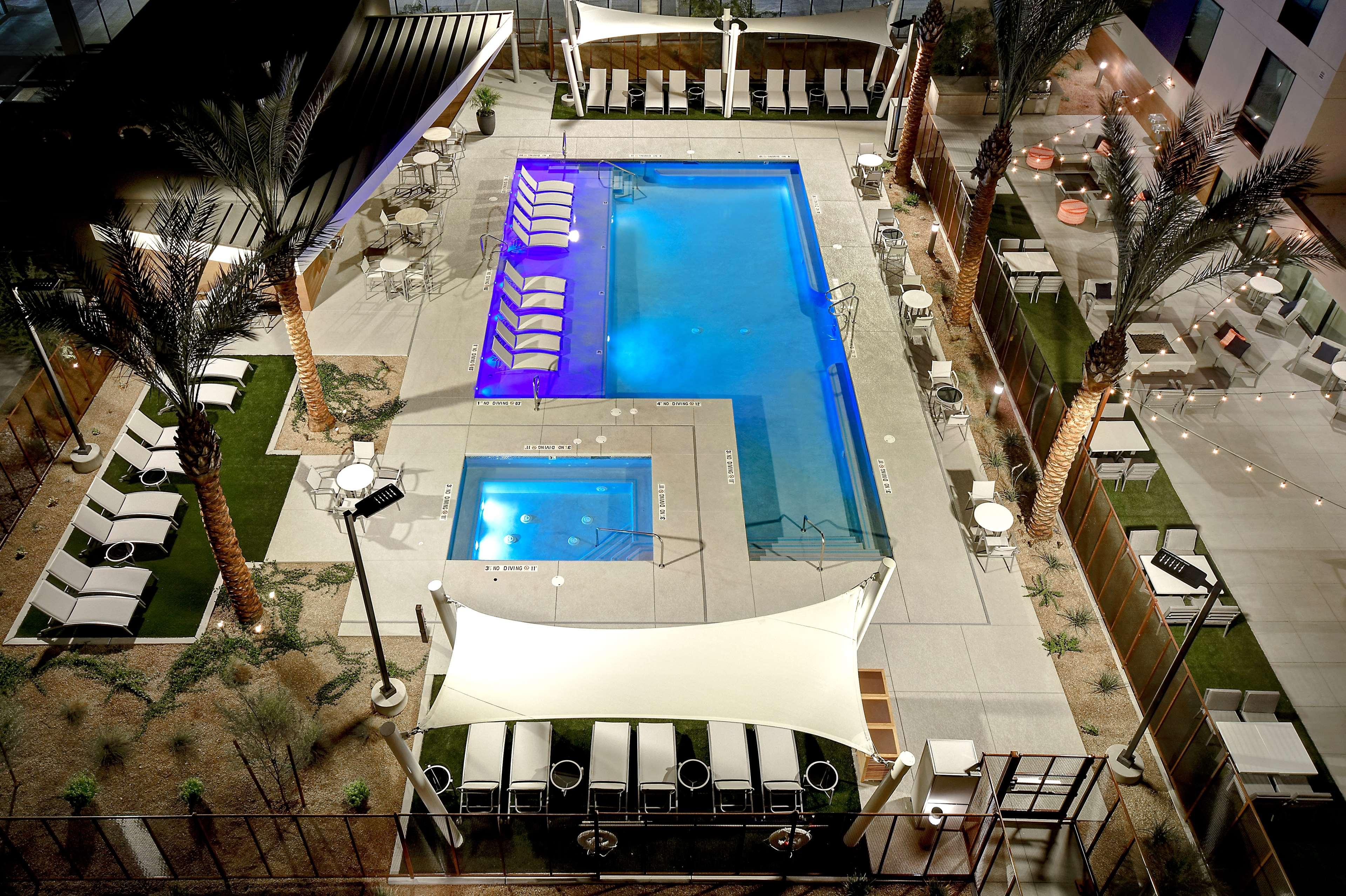Home2 By Hilton Vegas Convention Center - No Fee 3*