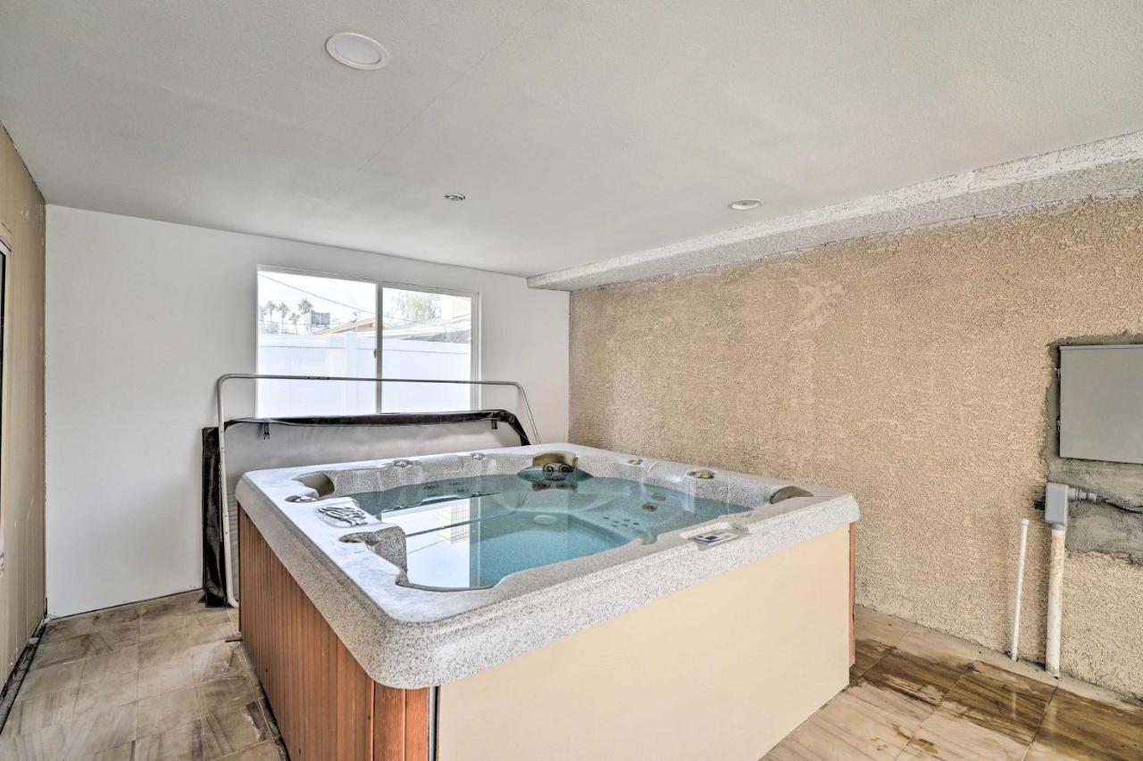 With Private Pool - Near Vegas Strip!