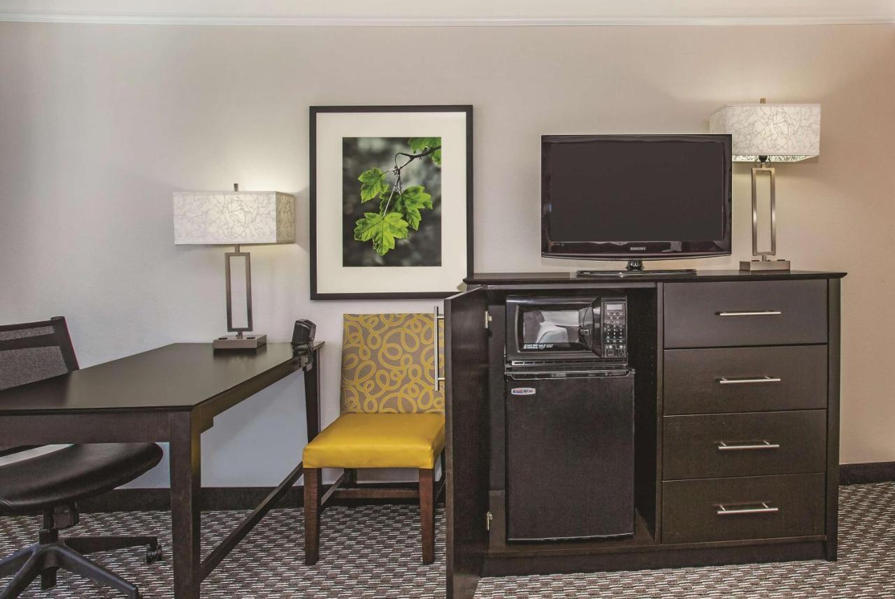 Hotel La Quinta By Wyndham Vegas Summerlin Tech