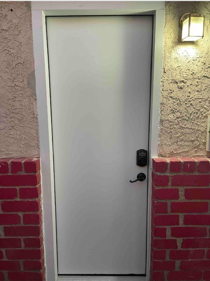 Cozy Studio…with Private Entrance Apartment Las Vegas