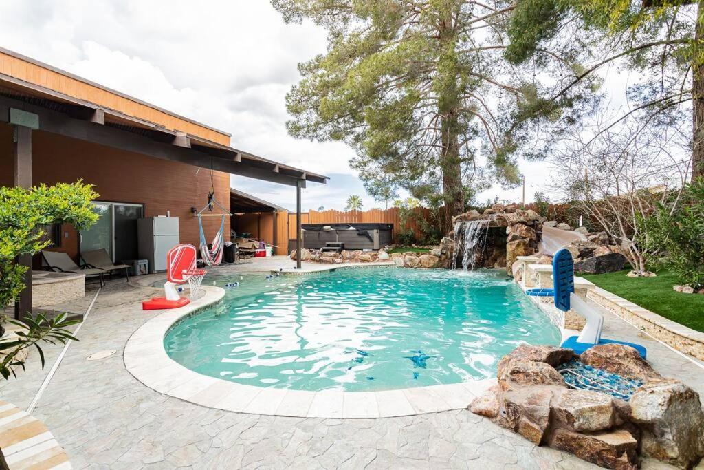The Vegas Ranch *