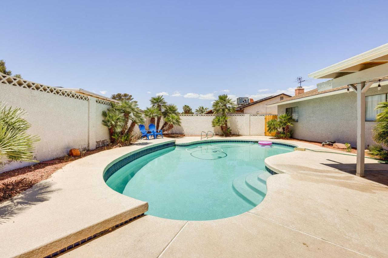Vegas Vacation With Pool And Patio! Holiday home