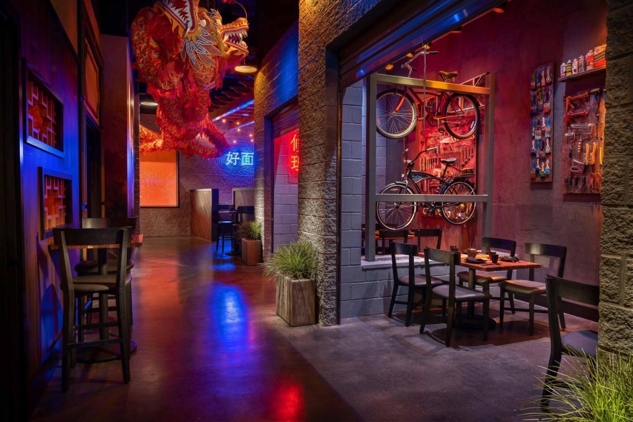Resort The Strat Hotel, Casino & Tower 3*