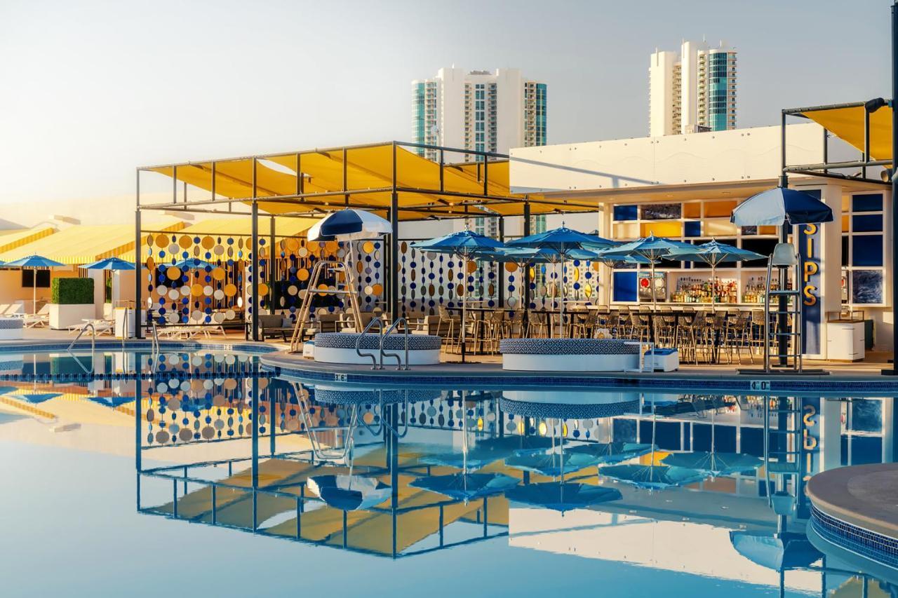 The Strat Hotel, Casino & Tower Resort