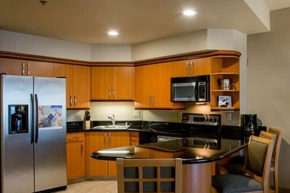 The Platinum Hotel 4*