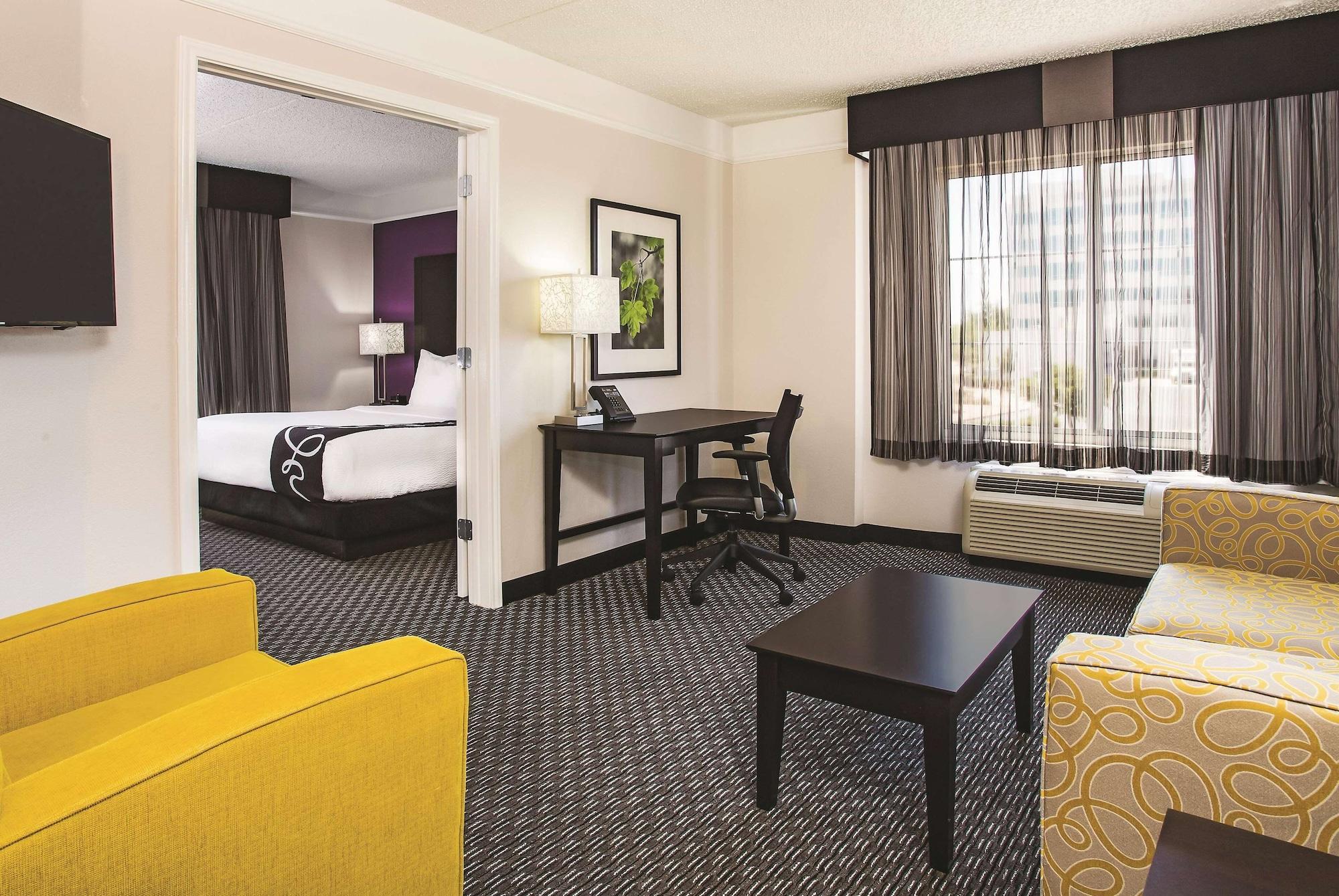 La Quinta By Wyndham Vegas Summerlin Tech Hotel