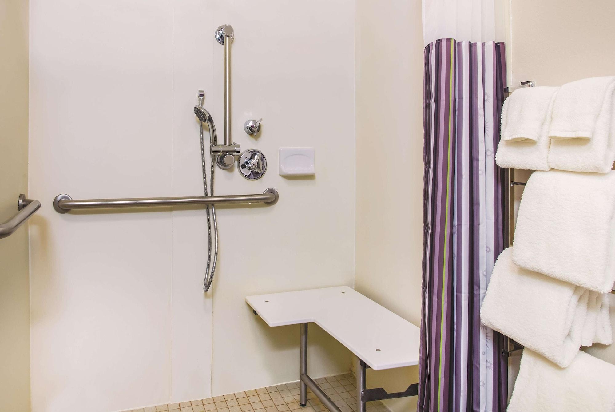 Hotel La Quinta By Wyndham Vegas Summerlin Tech