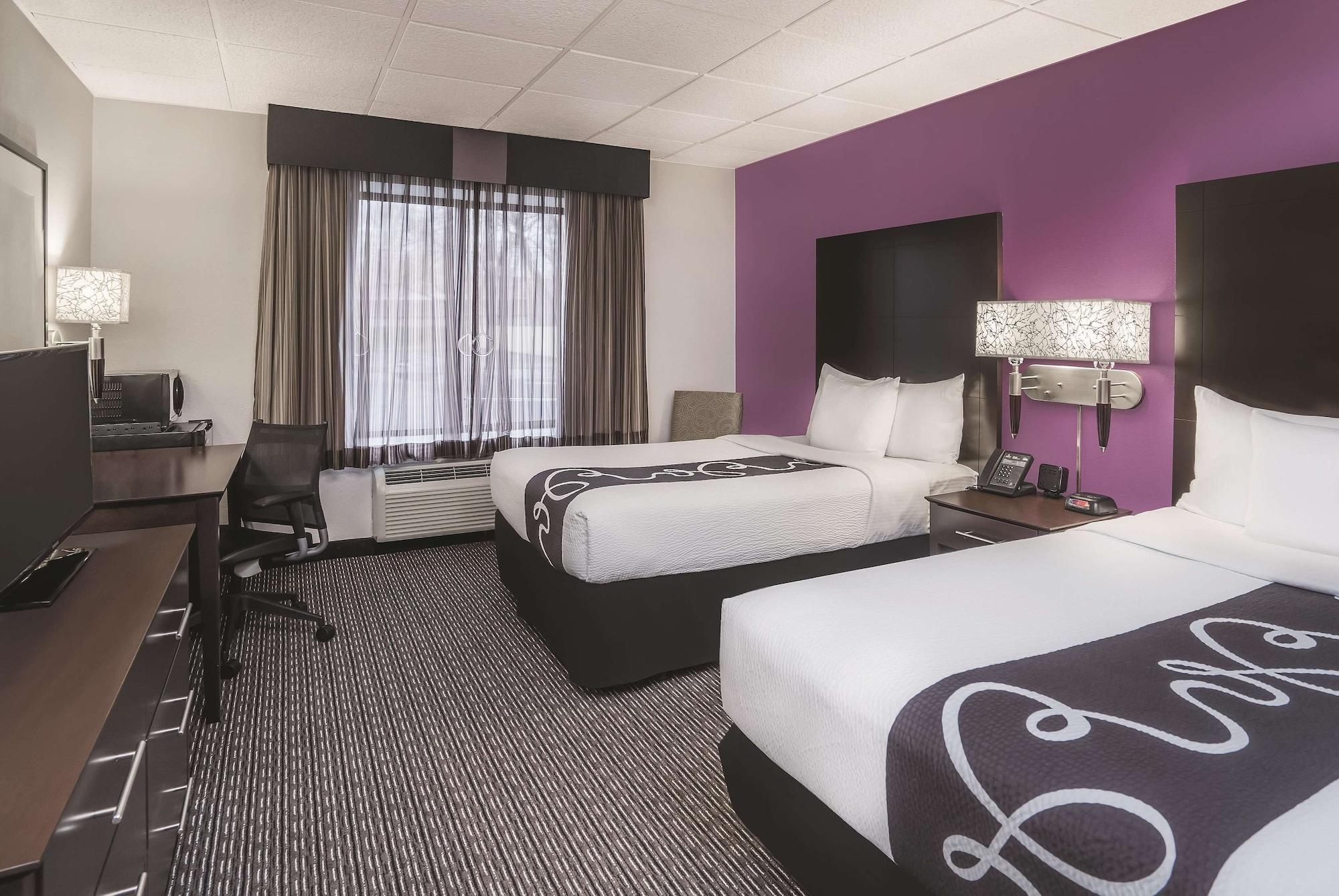 La Quinta By Wyndham Vegas Summerlin Tech Hotel