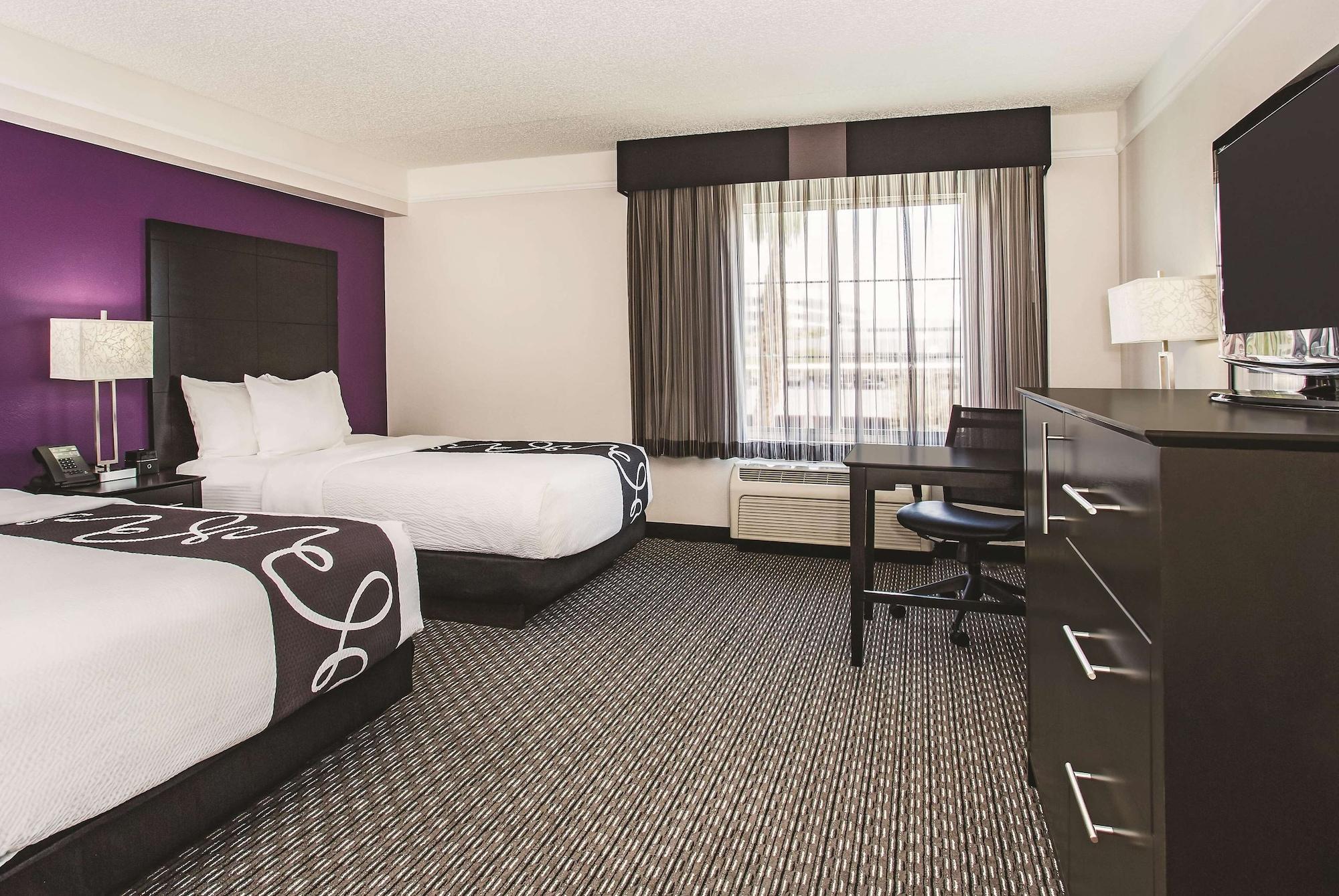 La Quinta By Wyndham Vegas Summerlin Tech 3*