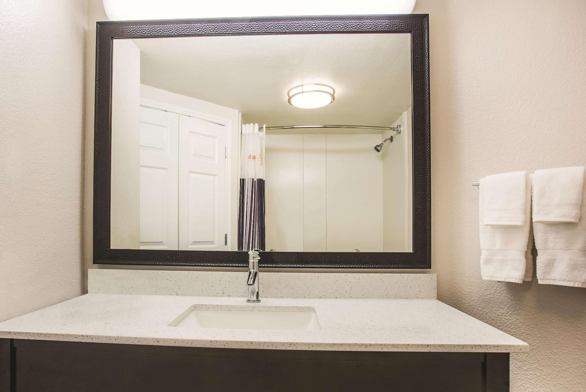 La Quinta By Wyndham Vegas Summerlin Tech Hotel 3*