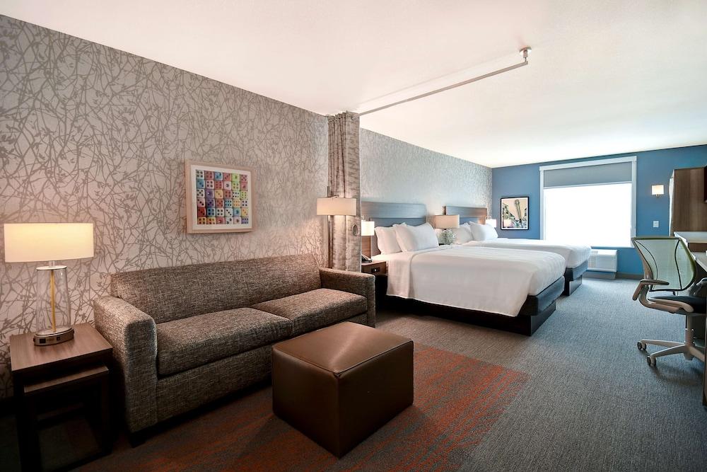 Hampton & Vegas Convention Center Hotel