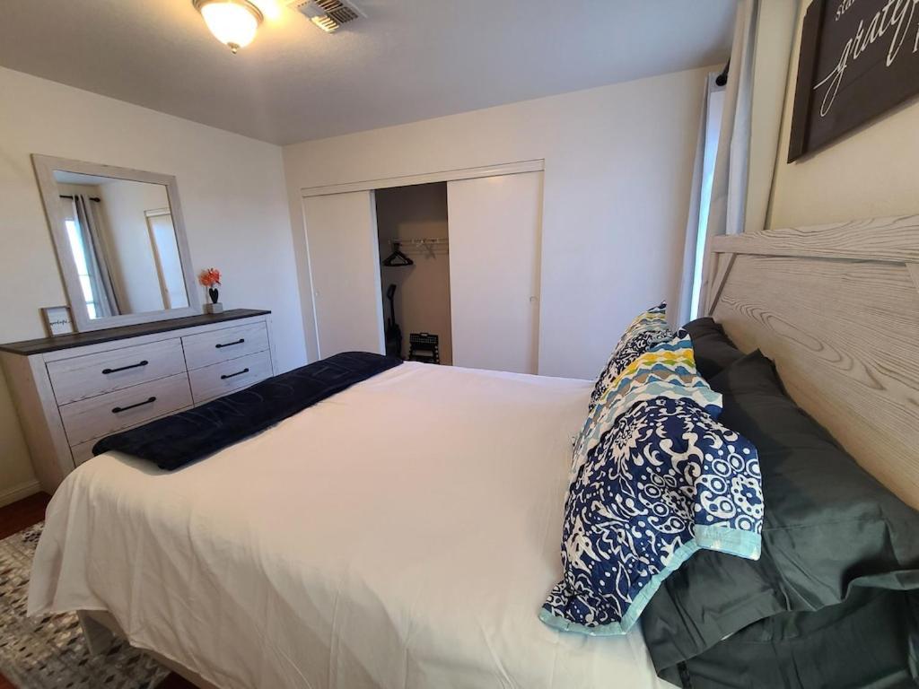 2bed 1 Bath Near Nellis Afb & The Strip Apartment *