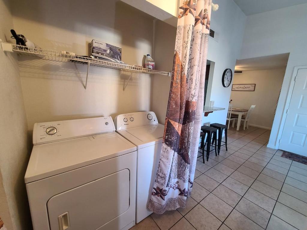2bed 1 Bath Near Nellis Afb & The Strip Apartment *