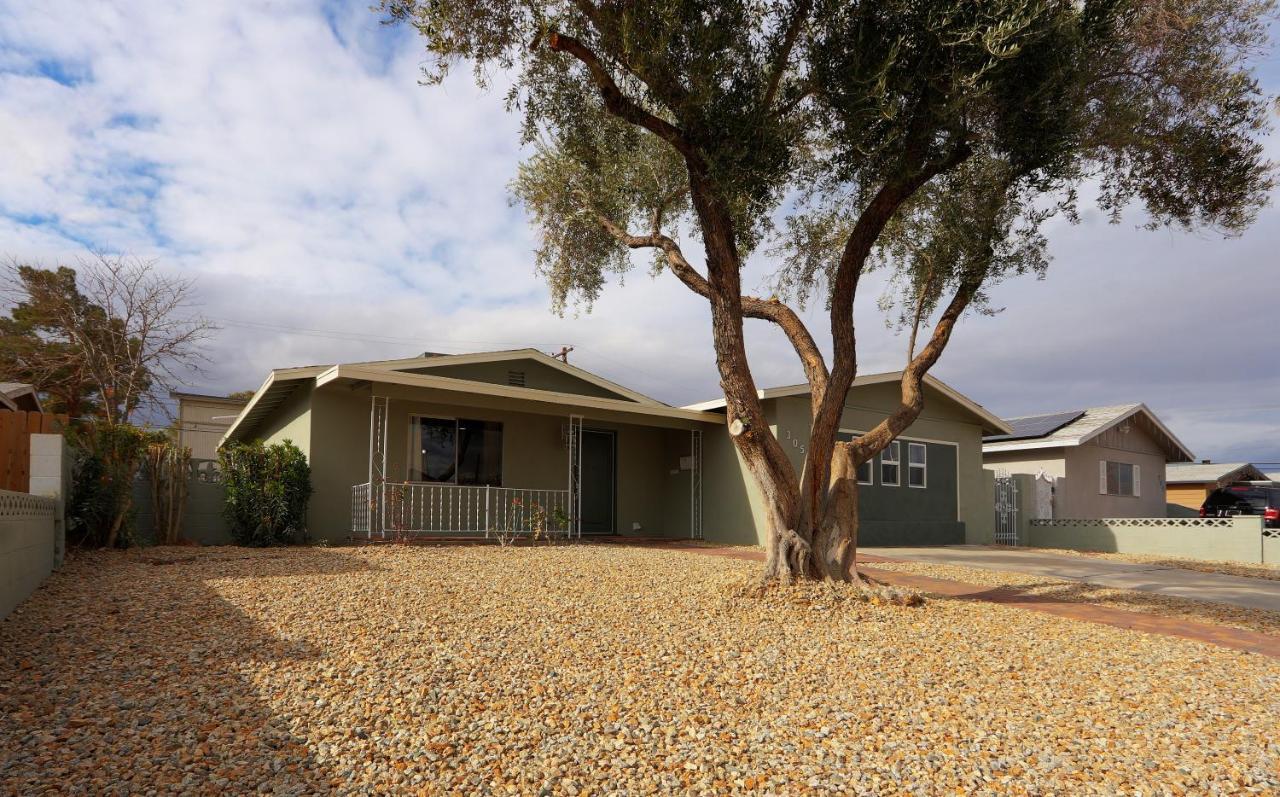 Luxury 3-bed Near The Strip W/ A Poker Table *