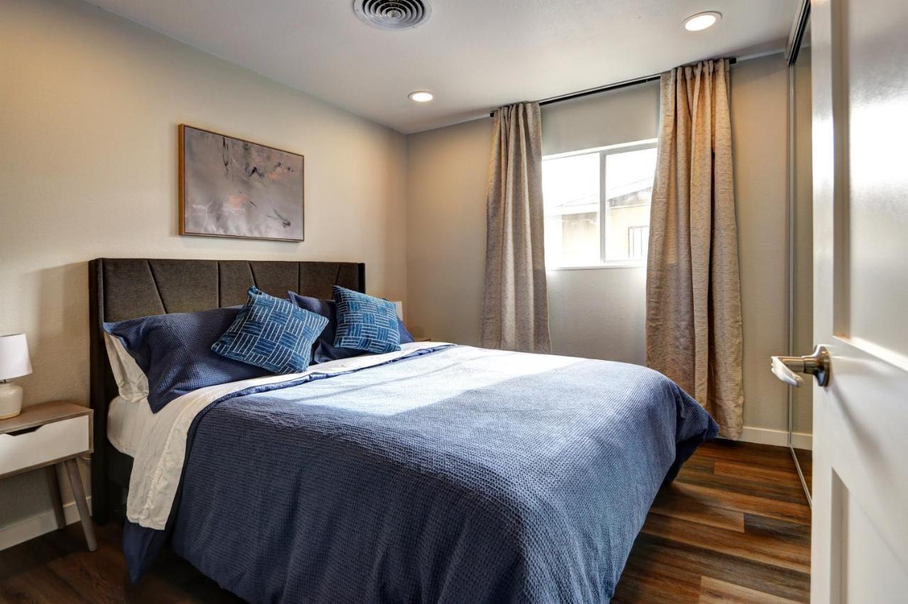 Luxury 3-bed Near The Strip W/ A Poker Table Holiday home