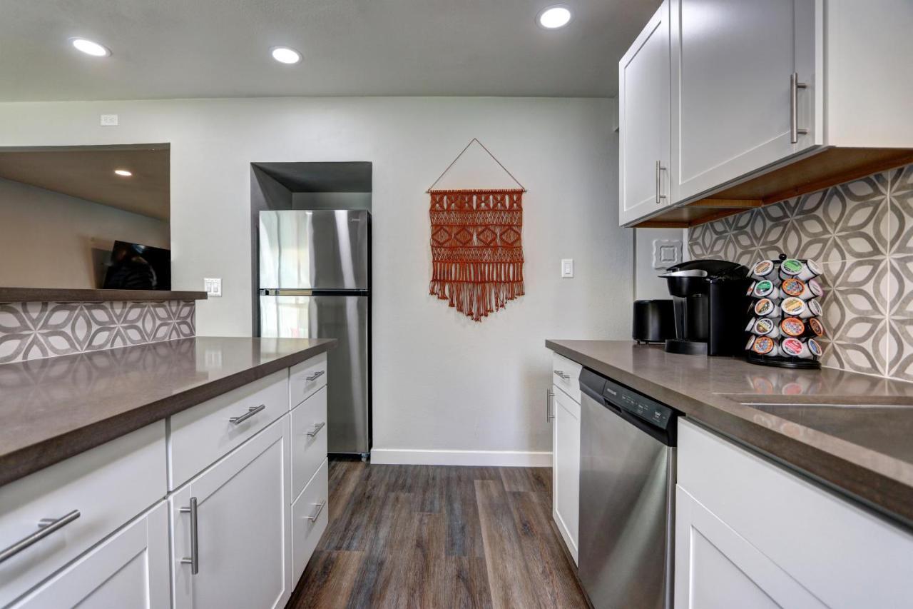 Luxury 3-bed Near The Strip W/ A Poker Table Holiday home