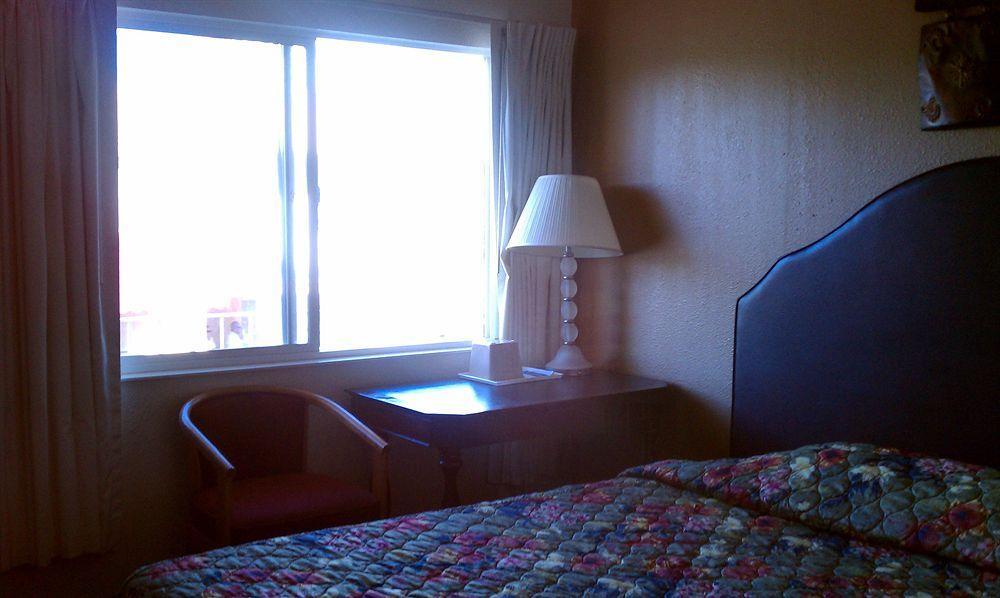 Hotel Econo 2*