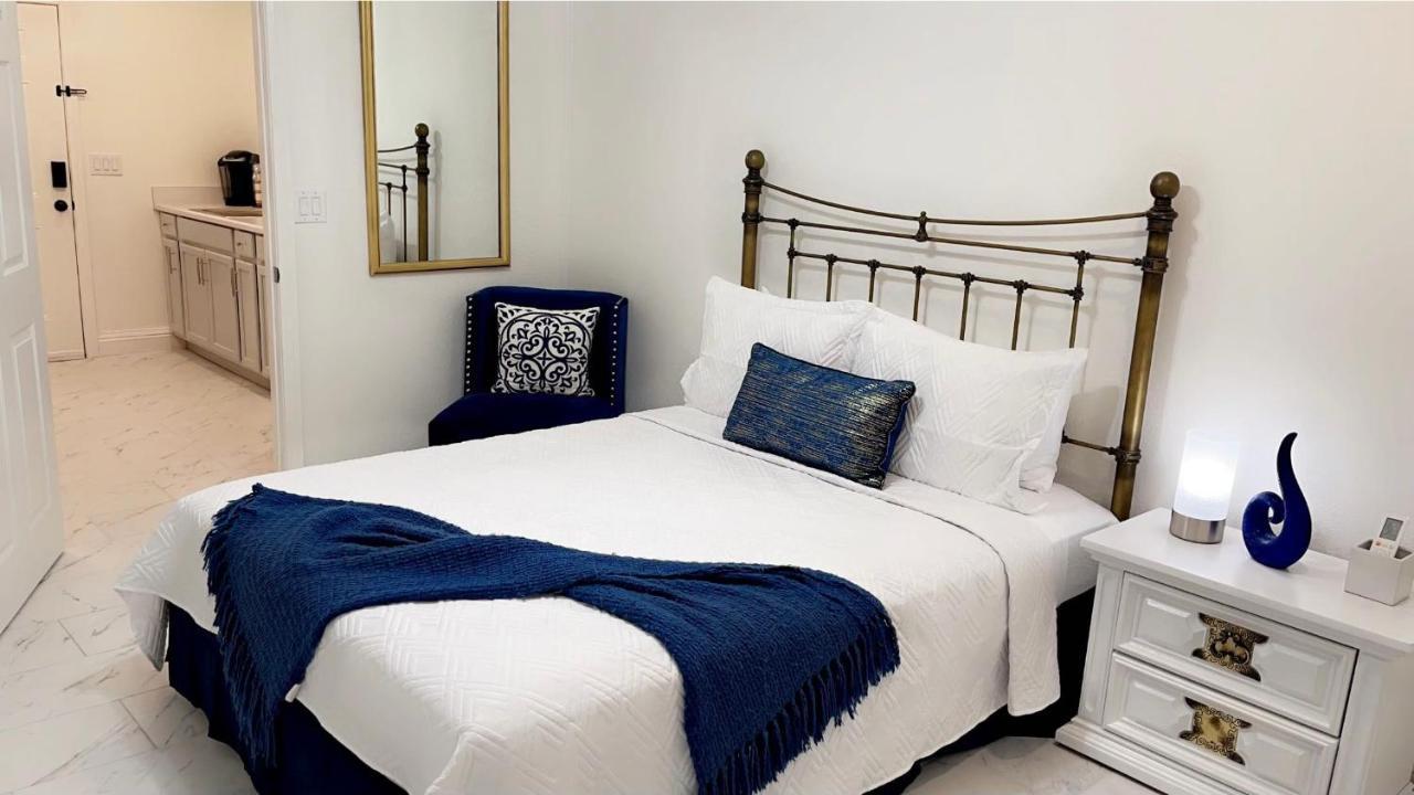 , 5 Min Away From Airport. Las Vegas