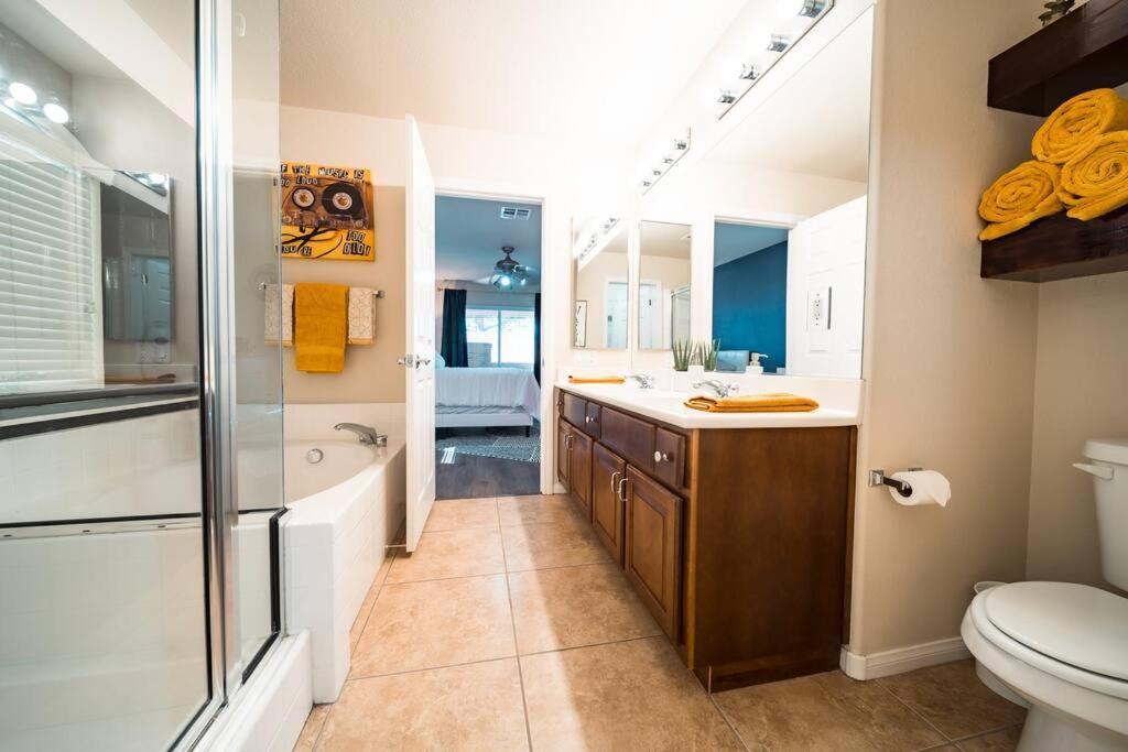 Villa Stunning 4 Bedroom House With Hot Tub By Lv Strip