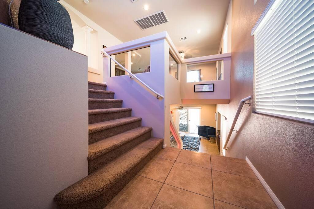 Stunning 4 Bedroom House With Hot Tub By Lv Strip Villa