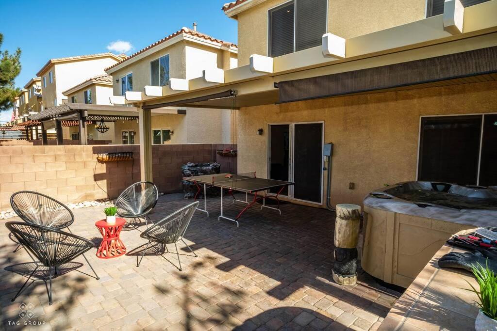 Villa Stunning 4 Bedroom House With Hot Tub By Lv Strip