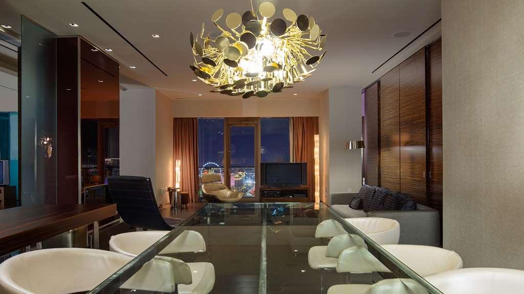 Apartment Hi-rise Private Balcony & Strip Views *