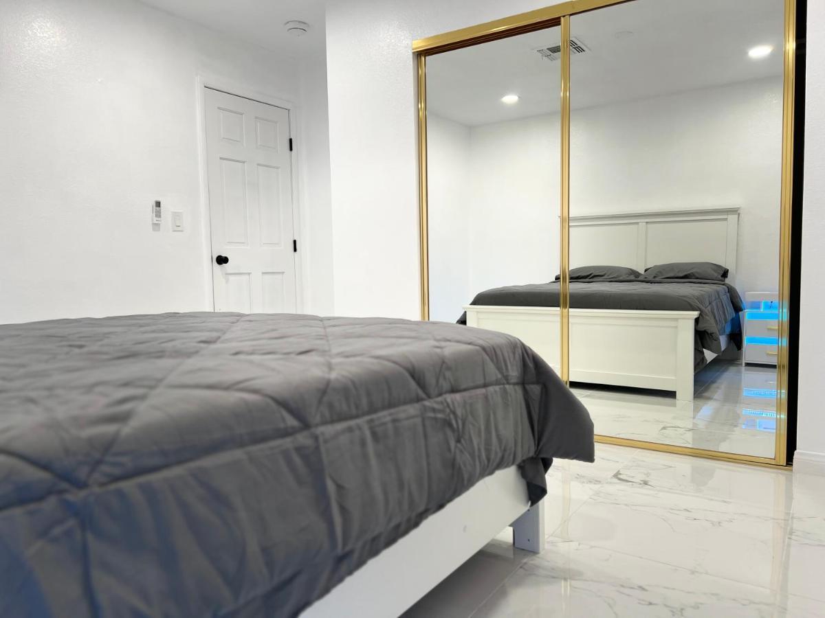 Vegas Apartment