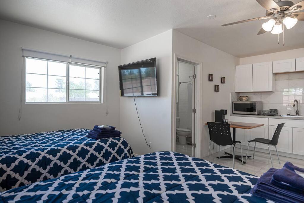 5 Large Studio With Full Kitchen, Laundry And Bath Apartment *