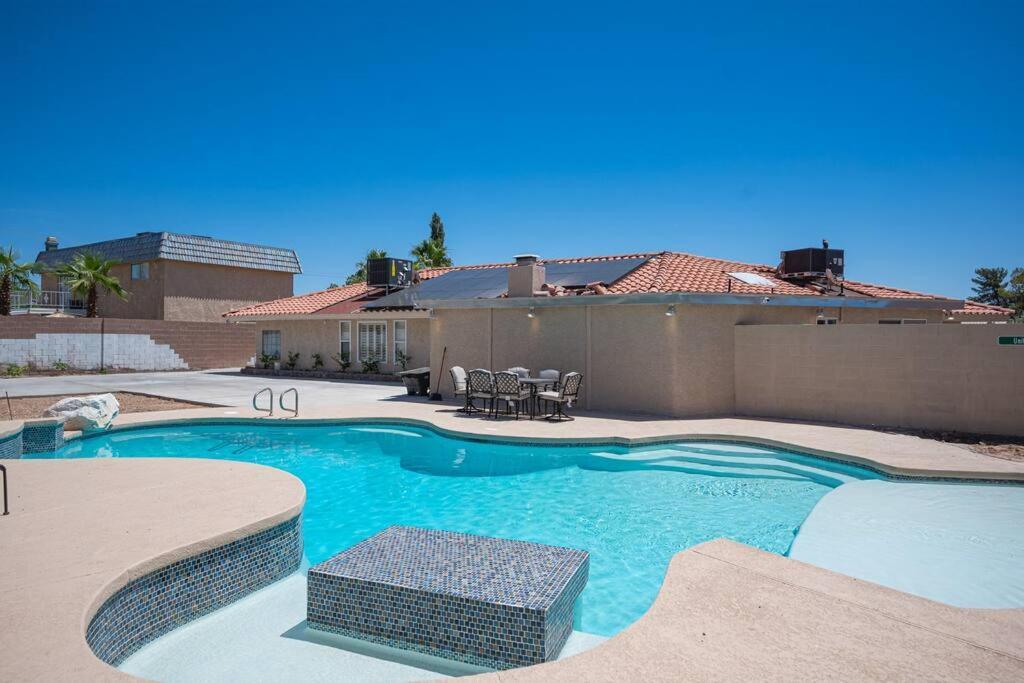 5 Large Studio With Full Kitchen, Laundry And Bath * Las Vegas