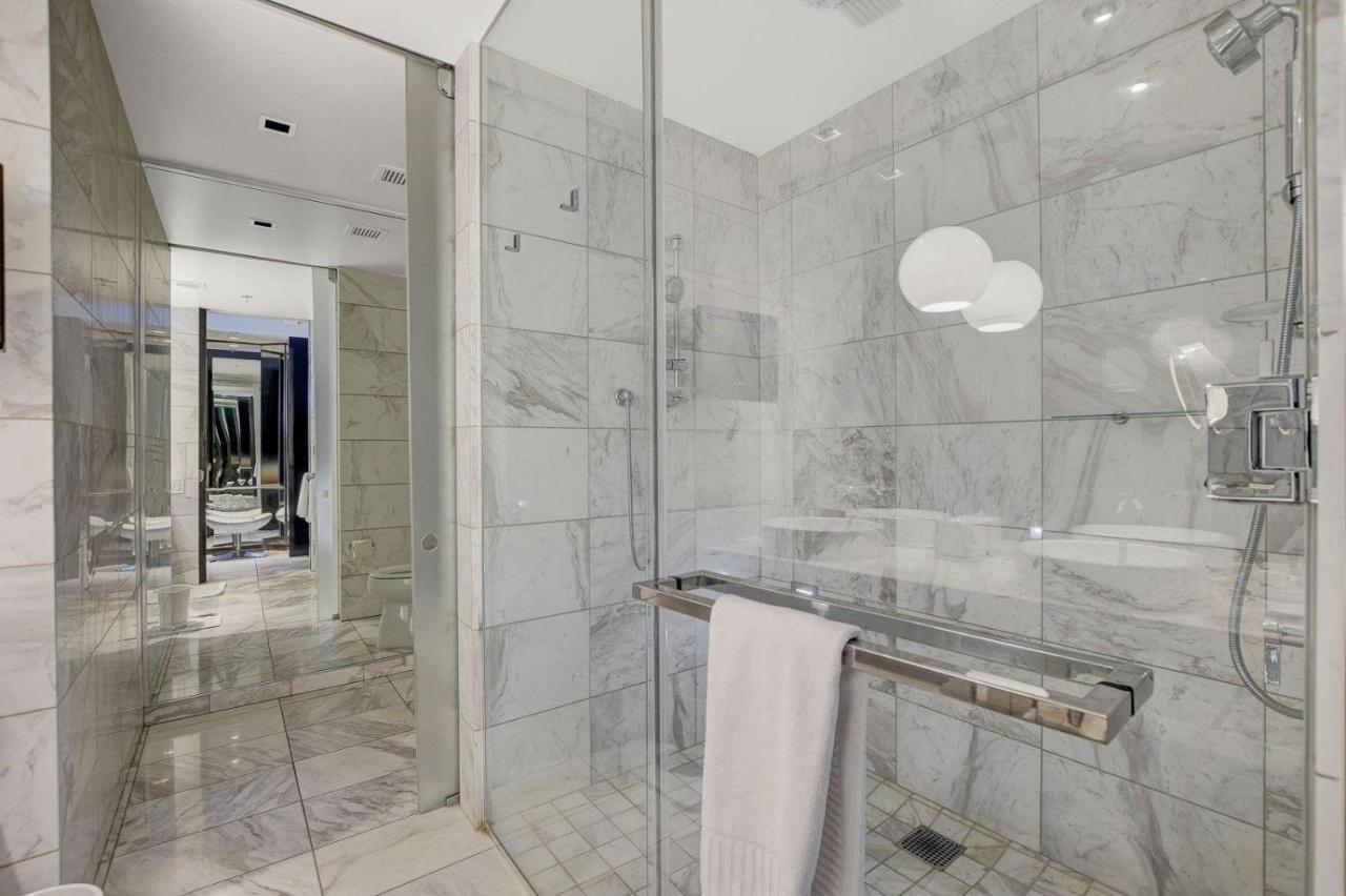 Aparthotel One Bedroom With Strip Views 22nd Floor. *